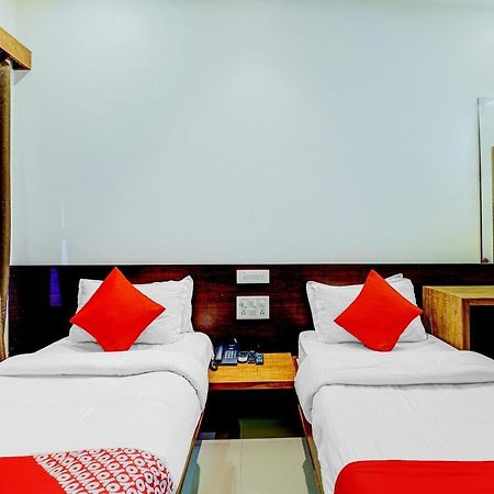 Oyo 77491 Hotel Shreenath Valsad 외부 사진