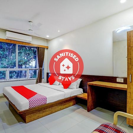 Oyo 77491 Hotel Shreenath Valsad 외부 사진