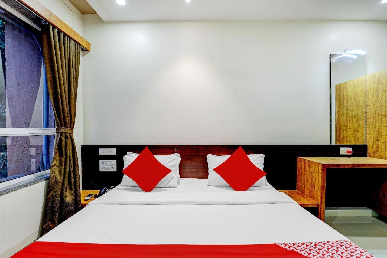 Oyo 77491 Hotel Shreenath Valsad 외부 사진