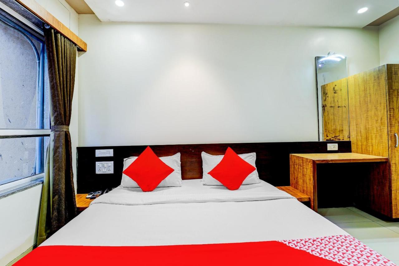 Oyo 77491 Hotel Shreenath Valsad 외부 사진
